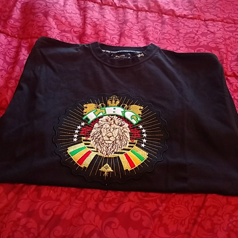 Men's LRG t-shirt